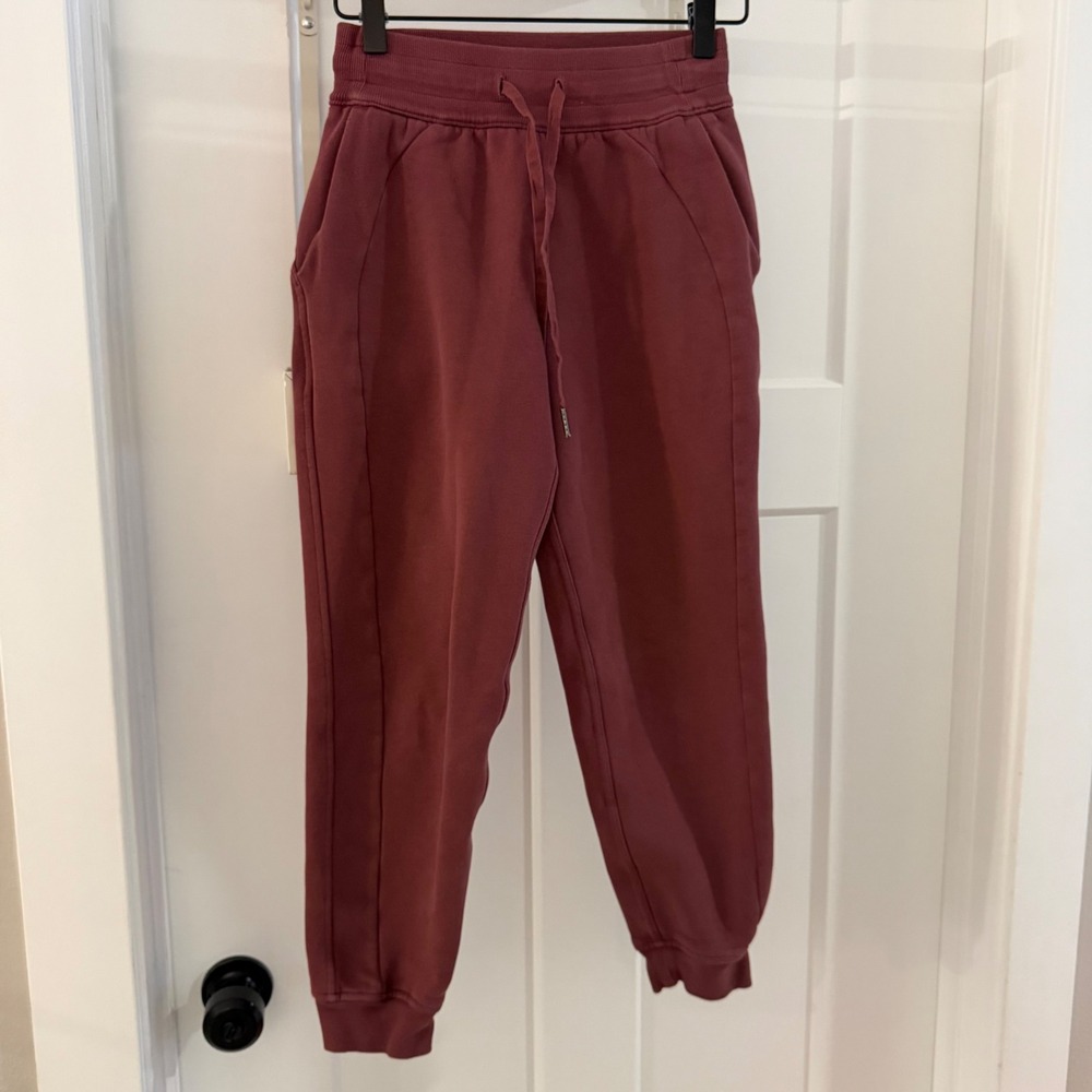 Lululemon High Rise Jogger Scuba Sweatpants Burgundy Size‎ 0